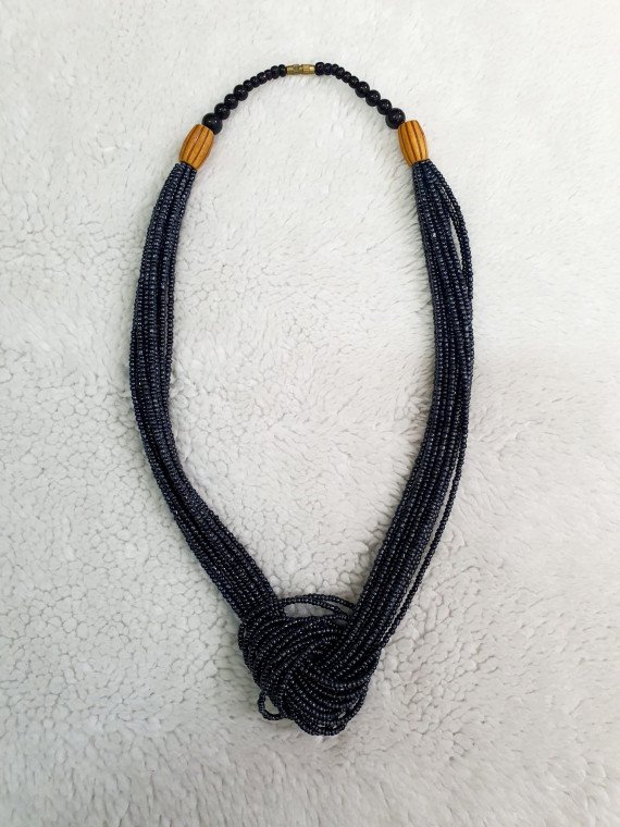 Collar negro