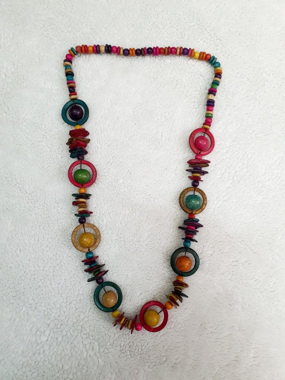 Collar de madera
