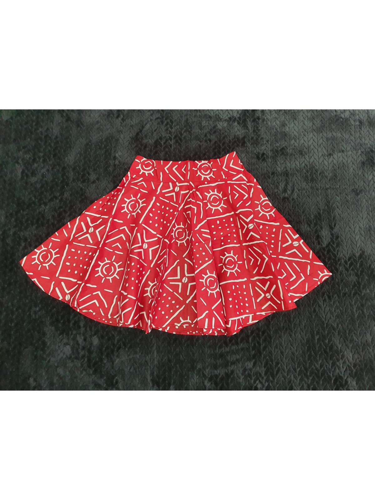 Falda corta roja